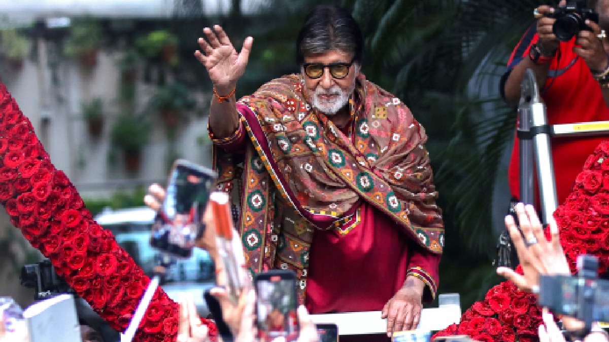 Amitabh Bachchan Viral Video: ಅಭಿಮಾನಿಗಳೊಂದಿಗೆ ಅಮಿತಾಬ್ ಬಚ್ಚನ್ ನಡೆದುಕೊಂಡ ರೀತಿಗೆ ವಿರೋಧ, ವೈರಲ್ ವಿಡಿಯೋದಲ್ಲೇನಿದೆ ?