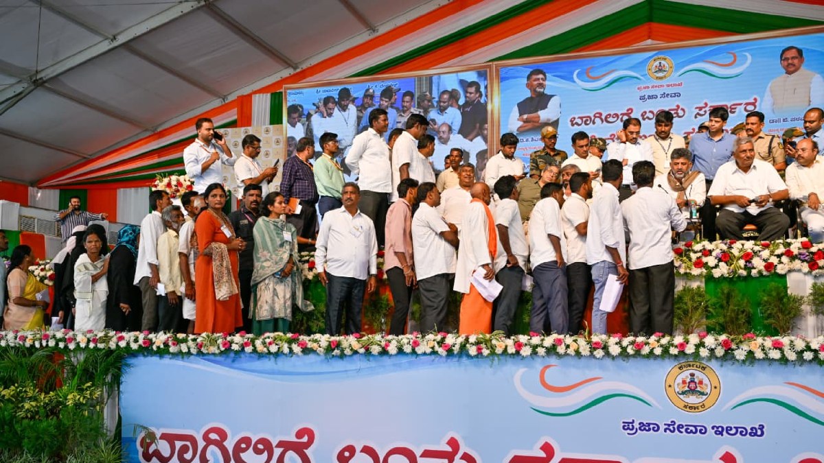 ರೈತ ಯುವಕರಿಗೆ ಹೆಣ್ಣು ಸಿಗುತ್ತಿಲ್ಲ: ಡಿ.ಕೆ. ಶಿವಕುಮಾರ್‌ಗೆ ಭಾವುಕ ಮನವಿ ಸಲ್ಲಿಕೆ ಮಾಡಿದ ರೈತರು!