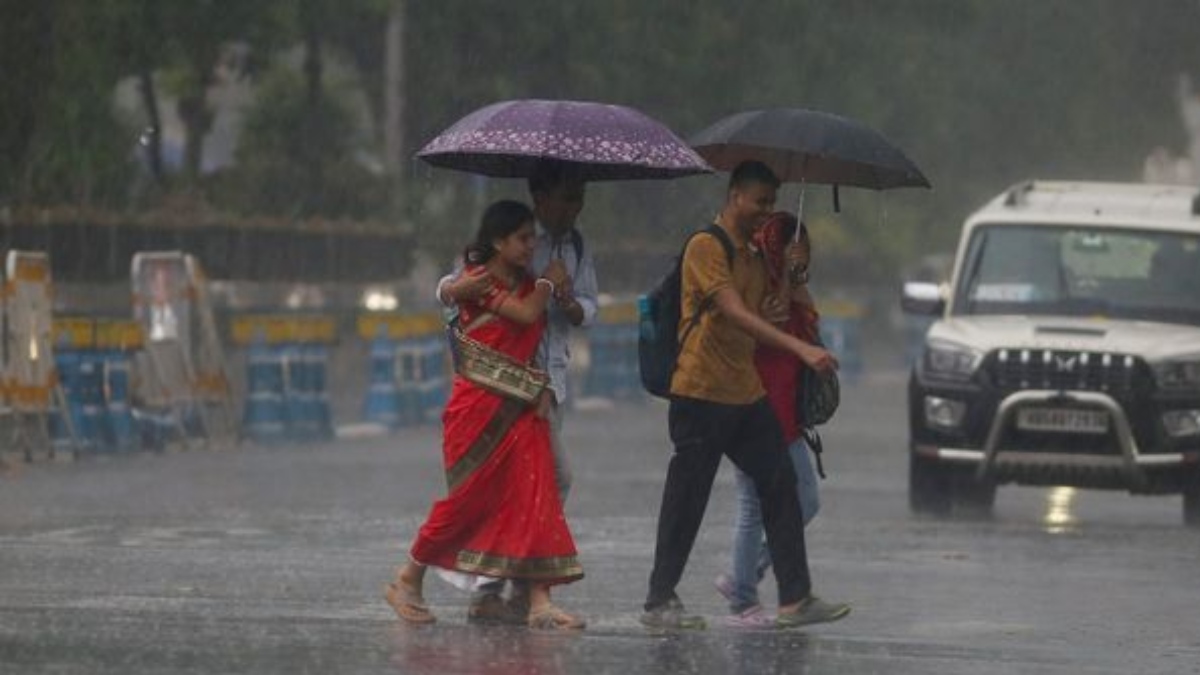 Karnataka Rains: ಬೆಂಗಳೂರು ಸೇರಿ ರಾಜ್ಯದ ಈ ಜಿಲ್ಲೆಗಳಲ್ಲಿ ಮುಂದಿನ 3 ದಿನ ಭಾರಿ ಮಳೆ ಮುನ್ಸೂಚನೆ