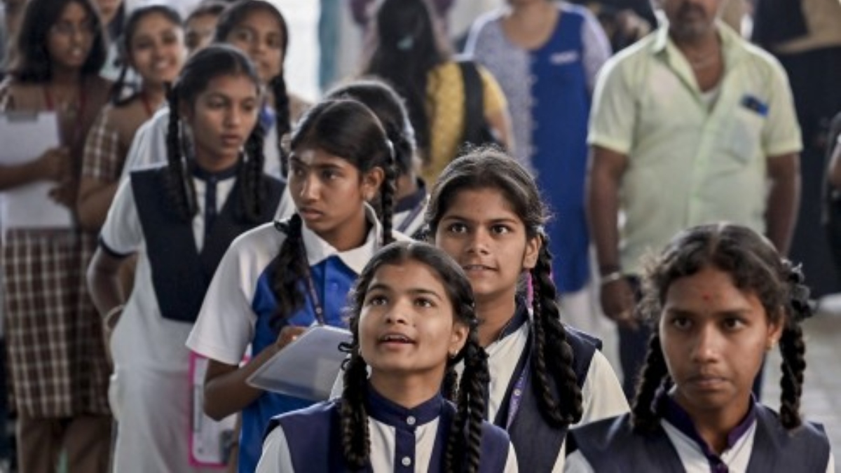 SSLC, PUC ಪರೀಕ್ಷೆಗೆ ನೋಂದಣಿ ಶುರು: ಪರೀಕ್ಷಾ ಶುಲ್ಕ ಹೆಚ್ಚಳಕ್ಕೆ ಪೋಷಕರ ತೀವ್ರ ಆಕ್ರೋಶ