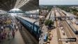 കൊച്ചിക്കാർ ദുരിതത്തിൽ; 2 പ്രധാന റെയിൽവേ സ്‌റ്റേഷനുകളുടെ നവീകരണം വൈകുന്നു, യാത്ര ദുസ്സഹം