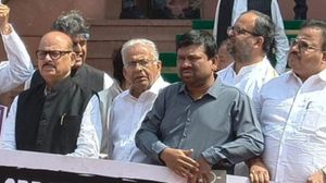 കേരളത്തിന്റെ വായ്പ പരിധി നിയന്ത്രിച്ച് കേന്ദ്രം; പരിധി കൂട്ടുന്നത് പരിഗണനയില്‍ ഇല്ല,ആശങ്ക എന്ന് എംപി