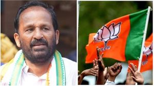 നോട്ടുകെട്ടുകള്‍ ആംബുലന്‍സില്‍ വരുന്നു; ഇന്നലെ സാരി, ഇന്ന് കിറ്റ്, പിടിക്കാന്‍ യുഡിഎഫ് സ്‌ക്വാഡ്