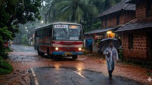 കേരളത്തിൽ കനത്ത മഴയ്ക്ക് സാധ്യത: വിവിധ ജില്ലകളിൽ യെല്ലോ അലർട്ട് പ്രഖ്യാപിച്ചു