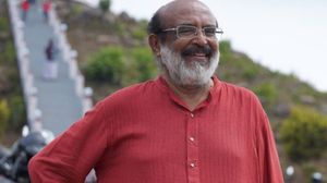 'ചെരുപ്പിന് അനുസരിച്ച് കാൽ മുറിക്കുന്ന വികസന തന്ത്രം'; യുഡിഎഫ് സർക്കാരിനെതിരെ തോമസ് ഐസക്