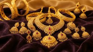 സ്വർണം ഇന്ന് നേരിയ തോതിൽ ഇടിഞ്ഞു; 1.10 ലക്ഷം കടക്കാൻ ഇനി എത്ര ദിവസം? വിൽക്കാൻ ഇനി ബെസ്റ്റ് ടൈം
