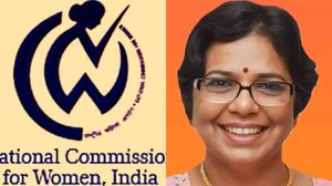 ഹിന്ദി ഭാഷ മാത്രം; ദേശീയ വനിതാ കമ്മിഷന്‍ പരിപാടിയില്‍നിന്ന് കേരള എംഎല്‍എമാര്‍ ഇറങ്ങിപ്പോയി
