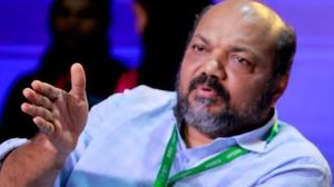 മന്ത്രിയായിരുന്നപ്പോള്‍ ഓഫീസില്‍ ഉണ്ടായിരുന്നത് പരമാവധി 23 പേര്‍; സ്റ്റാഫ് കണക്കില്‍ പി രാജീവ്