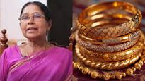 സ്വർണ വില 1 ലക്ഷത്തിന് താഴേക്ക് തന്നെ..പഴയ നിലയിലേക്ക് എത്തും? വാങ്ങിക്കൂട്ടുന്നവർ ശ്രദ്ധിക്കണം';മേരി ജോർജ്