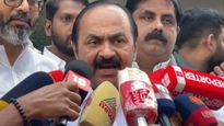 പറവൂരില്‍ വോട്ടെണ്ണല്‍ വൈകും; വിഡി സതീശന്റെ ഫലം അറിയാന്‍ കാത്തിരിക്കണം, ബദല്‍ മാര്‍ഗം നോക്കുന്നു