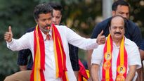 ചെന്നൈ നഗരം സ്തംഭിച്ചു; വിജയ് വീണ്ടും കുരുക്കില്‍, 3 സ്ഥാനാര്‍ഥികളുമായി ടി നഗറിലൂടെ റോഡ് ഷോ