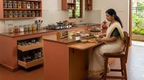അടുക്കളയിൽ നിന്ന് കൊണ്ട് പാചകം ചെയ്ത് മടുത്തോ? ഇരുന്നുകൊണ്ട് പാചകം ചെയ്യാൻ ചില എളുപ്പവഴികൾ ഇതാ
