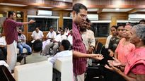 മലയിടംതുരുത്തിൽ സമവായം! ദളിത് കുടുംബങ്ങൾക്ക് 5 സെന്റും പുതിയ വീടും; സമരം അവസാനിപ്പിച്ചു