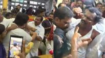 തിരുവനന്തപുരം കോര്‍പറേഷനില്‍ പൊരിഞ്ഞ അടി; ഷര്‍ട്ട് കീറി, സ്ത്രീകളെ അടിച്ചു, രജിസ്റ്റര്‍ നശിപ്പിച്ചു