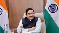ധര്‍മേന്ദ്ര പ്രധാന് പകരം വിദ്യാഭ്യാസ മന്ത്രി സ്ഥാനത്തേക്ക് പ്രൾഹാദ് ജോഷി, രാജിക്ക് പിന്നാലെ തീരുമാനം