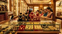 സ്വർണം കയ്യിലുളളവർ അത് ഉടനടി തന്നെ വിൽക്കുന്നതാണോ ബുദ്ധി? അതോ കാക്കണോ? സ്വർണവ്യാപാരി പറയുന്നത്