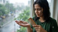 മഴക്കാലത്ത് നിങ്ങളുടെ മുടി കൊഴിച്ചിൽ ഇരട്ടിയാകുന്നുണ്ടോ? ഈ വഴികൾ പരീക്ഷിച്ച് നോക്കൂ