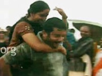 ഇതാ ഭാര്യ തോളില്‍ കയറുന്നു, ഇത് അനുവദിയ്ക്കാമോ?