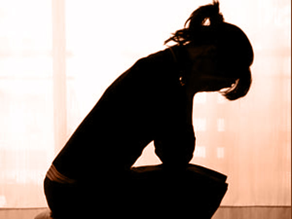 മയക്കുവരുന്ന് വാങ്ങാന്‍ അച്ഛന്‍ രണ്ട് പെണ്‍കുട്ടികളെ വിറ്റു