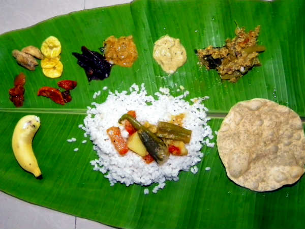 തിരുവനന്തപുരം മെഡിക്കല്‍ കൊളെജിലെ ഓപ്പറേഷന്‍ തീയേറ്ററില്‍ ഓണസദ്യ വിളന്പി, വീഡിയോ