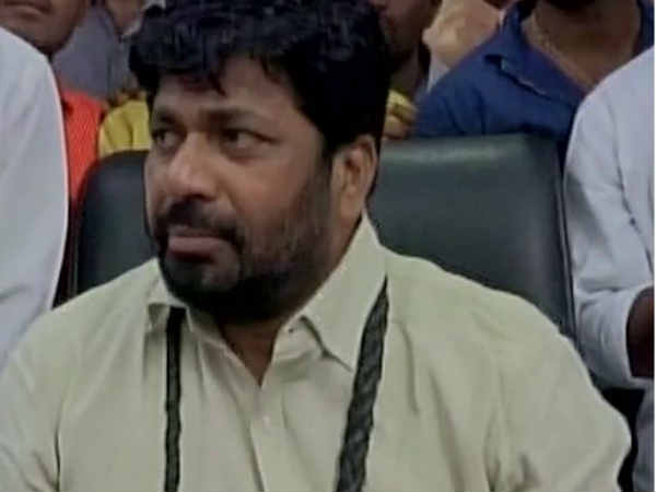 എല്ലാ ദിവസവും മദ്യപിയ്ക്കുന്ന ഹേമമാലിനി ആത്മഹത്യ ചെയ്യുന്നില്ലല്ലോ...!!! എംഎൽഎ വിവാദത്തിൽ