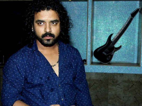 നിങ്ങൾക്കറിയില്ല ഞങ്ങളുടെ കുട്ടിയെ... കോലിയുടെ വായടപ്പിച്ച്  ബോളിവുഡ് ഗായകൻ