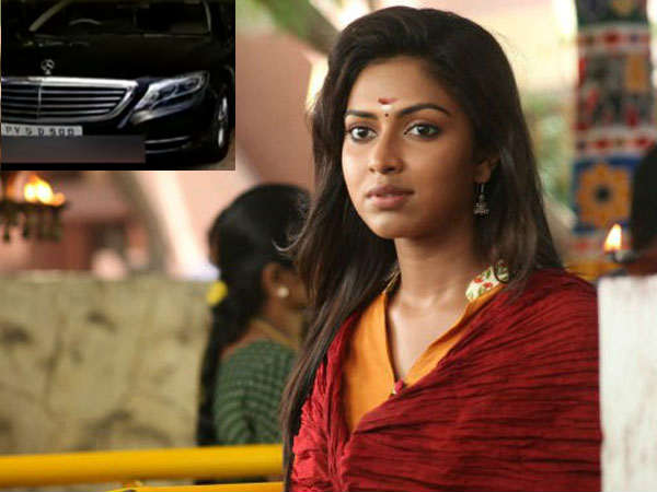 അമലാ പോൾ പറയുന്നത് പച്ചക്കള്ളമെന്ന് ക്രൈം ബ്രാഞ്ച്; തിരുത്തി പറയാതെ, ഭാവം മാറാതെ നടിയും...