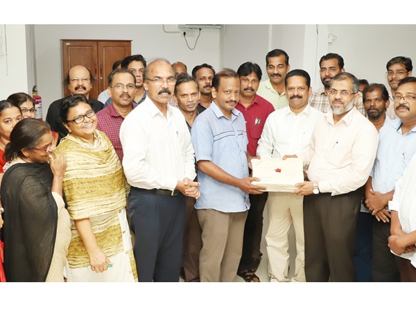 ചരിത്രനേട്ടവുമായി കാലിക്കറ്റ് സര്‍വകലാശാല; 88000 ബിരുദ മാര്‍ക്ക്ലിസ്റ്റുകളും പ്രൊവിഷനല്‍ സര്‍ട്ടിഫിക്കറ്റുകളും ഇന്ന് കോളജുകളിലെത്തും
