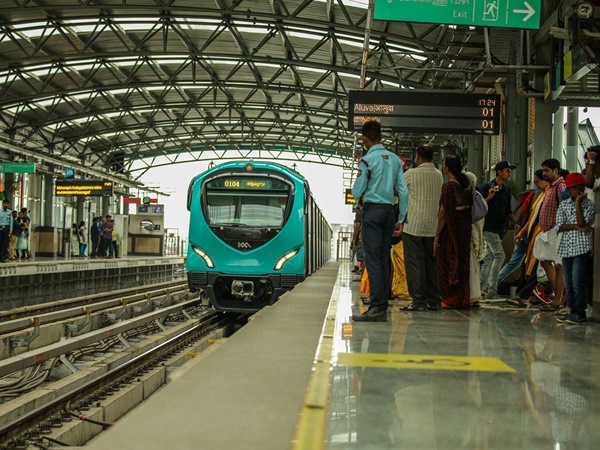 കൊച്ചി മെട്രൊയുടെ പിറന്നാൾ സമ്മാനം: പ്രതിമാസ സീസൺ ടിക്കറ്റ് ഉടൻ