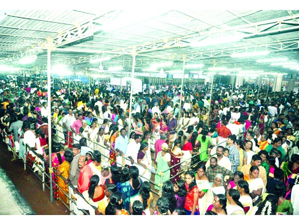 നാലമ്പല ദര്‍ശനത്തിന്  വന്‍ ഭക്തജനത്തിരക്ക്
