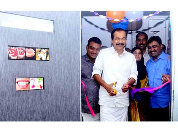ഇരുപതിനായിരം രൂപയുടെ കൃത്രിമ പല്ല്‌വെക്കാന്‍  മലപ്പുറത്ത്  1500 രൂപ, താലൂക്ക് ആശുപത്രിയില്‍ ലാബ്!!