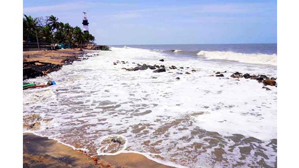 കടലാക്രമണം രൂക്ഷം: തിരുവനന്തപുരത്ത് 120ഓളം കുടുംബങ്ങളെ മാ​റ്റിപാർപ്പിച്ചു,  ചിറയൻകീഴ് താലൂക്കിൽ തകർന