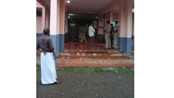 ആത്രേയ തപോവനത്തില്‍ പോലീസ് റെയ്ഡ്: ഗുണ്ടാലിസ്റ്റില്‍പ്പെട്ടയാള്‍ ഒളിവില്‍ കഴിയുന്നുവെന്ന് രഹസ്യവിവരം