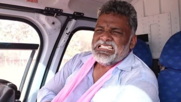 ബിഹാറില്‍ തിരഞ്ഞെടുപ്പ് പ്രചാരണത്തിനിടെ സ്റ്റേജ് തകര്‍ന്നു; പപ്പു യാദവിന്റെ കൈ ഒടിഞ്ഞു