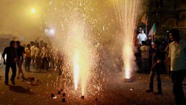 വായൂ മലിനീകരണം കൂടും; ഡല്‍ഹിയില്‍ പടക്കങ്ങള്‍ നിരോധിച്ച്‌ ഹരിത ട്രൈബ്യൂണല്‍