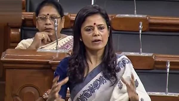അര്‍ണബിന്റെ വാട്‌സ്‌ ആപ്പ്‌ ചാറ്റ്‌; ഉത്തരം പറയേണ്ടത്‌ പ്രധാനമന്ത്രിയെന്ന്‌ എംപി മഹുവ മൊയ്‌ത്ര