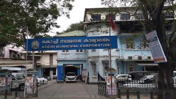 അനധികൃതമാണോ? എങ്കില്‍ കൊച്ചിയില്‍ വഴിയോര കച്ചവടത്തിന് പൂട്ട് വീഴും, കൊച്ചി കോര്‍പ്പറേഷന്‍ നടപടിക്ക്