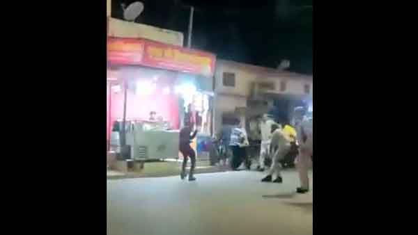 ഐഐടി ബിരുദധാരിയായ അക്രമി; അല്ലാഹു അക്ബര്‍ വിളിച്ച് ഗൊരഖ്‌നാഥ് ക്ഷേത്രത്തില്‍ അക്രമം നടത്തിയ അബ്ബാസി ആര്?