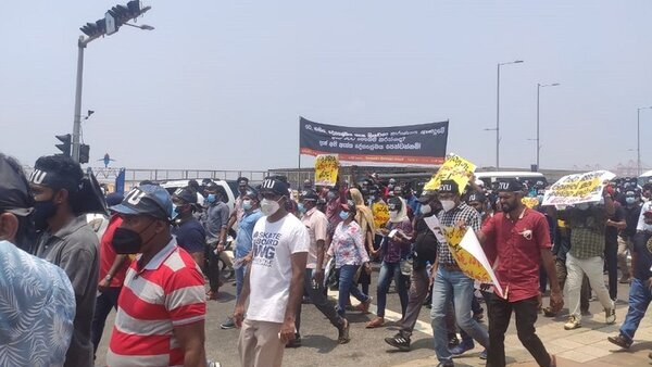 സാമ്പത്തിക പ്രതിസന്ധിയില്‍ വലഞ്ഞ് ശ്രീലങ്ക : 19 ശ്രീലങ്കന്‍ പൗരന്മാര്‍ കൂടി ഇന്ത്യയിലെത്തി