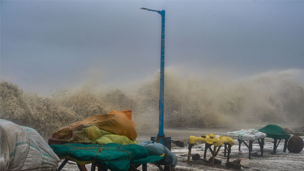 അസാനി ചുഴലിക്കാറ്റ്;  വിശാഖപട്ടണത്തിൽ നിന്നുളള എല്ലാ വിമാന സർവീസുകളും റദ്ദാക്കി