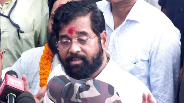 3 മാസം, മഹാരാഷ്ട്രയില്‍ നിന്ന് മാറ്റിയത് 4 വന്‍ പ്രൊജക്ടുകള്‍; പിന്നില്‍ കേന്ദ്രമോ? ഷിന്‍ഡെ പ്രതിരോധത്തില്‍