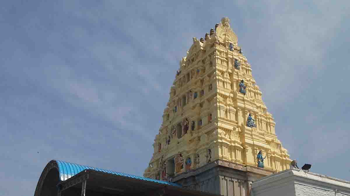 യാദ്രാദി ക്ഷേത്രത്തിന് 67 ഗ്രാം സ്വര്‍ണാഭരണം സംഭാവന ചെയ്ത് നൈസാം രാജകുമാരി; വില 5 ലക്ഷം രൂപ!!
