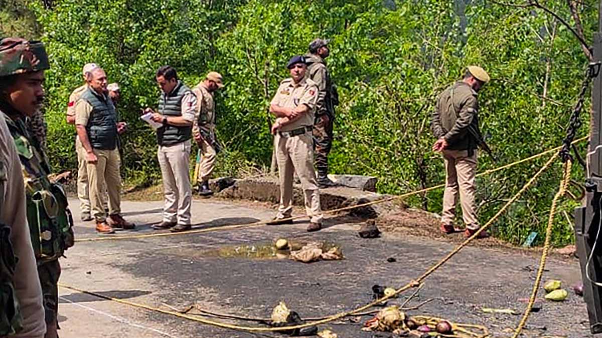 പൂഞ്ച് ഭീകരാക്രമണം: ഭീകര വേട്ടയ്ക്ക് ഡ്രോണുകളും സ്നിഫര്‍ നായ്ക്കളും, 12 പേര്‍ കസ്റ്റഡിയില്‍