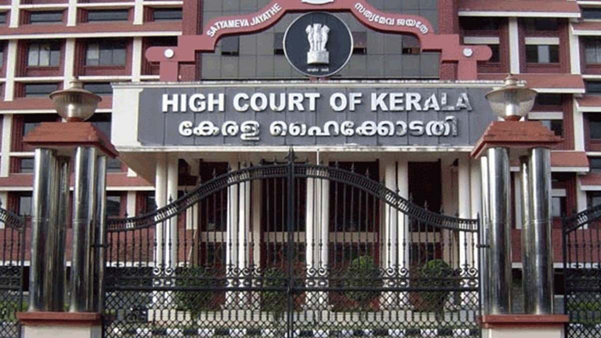 രക്ഷിതാക്കള്‍ക്കൊപ്പം പോകുമെന്ന് പെണ്‍കുട്ടി: ഹൈക്കോടതിയില്‍ ആത്മഹത്യക്ക് ശ്രമിച്ച് യുവാവ്