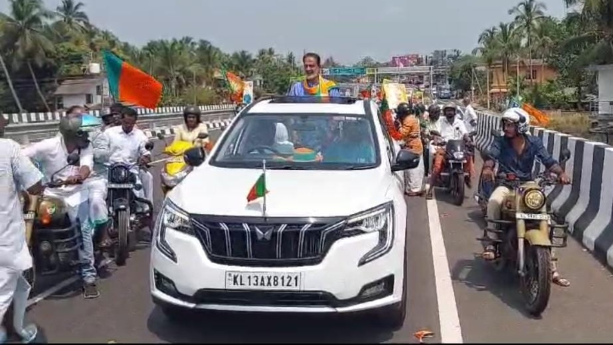 തലശ്ശേരി-മാഹി ബൈപാസ്; റോഡ് ഷോ നടത്തി ബിജെപി, പ്രധാനമന്ത്രിക്ക് അഭിവാദ്യം അറിയിച്ച് ഫ്ലക്‌സും