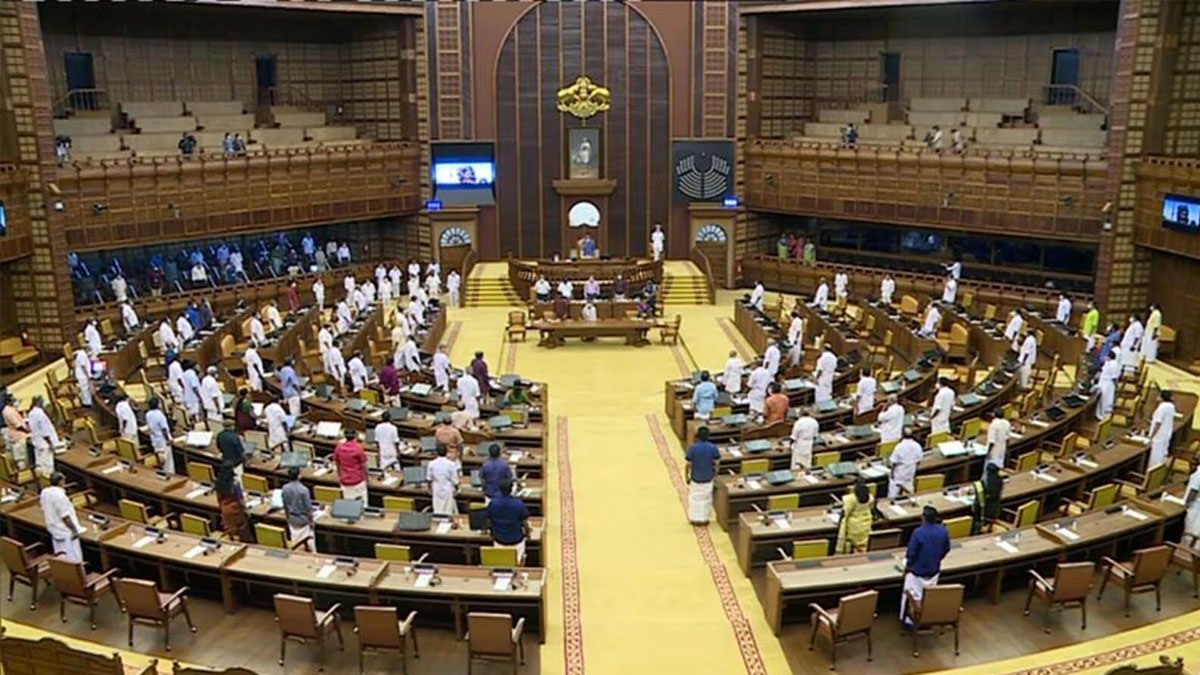 നിയമസഭയിൽ പ്രതിപക്ഷ പ്രതിഷേധം; സ്പീക്കറുടെ ഡയസിൽ ചാടിക്കയറി അംഗങ്ങൾ, സഭ ഇന്നത്തേക്ക് പിരിഞ്ഞു