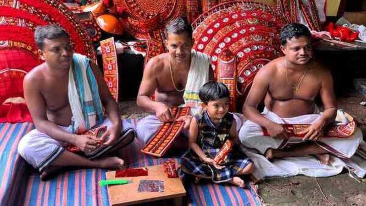 അണിയലങ്ങളൊരുങ്ങി, വടക്കന്‍ കേരളത്തിലെ കാവുകളില്‍ ഇനി ചിലമ്പൊലിക്കാലം
