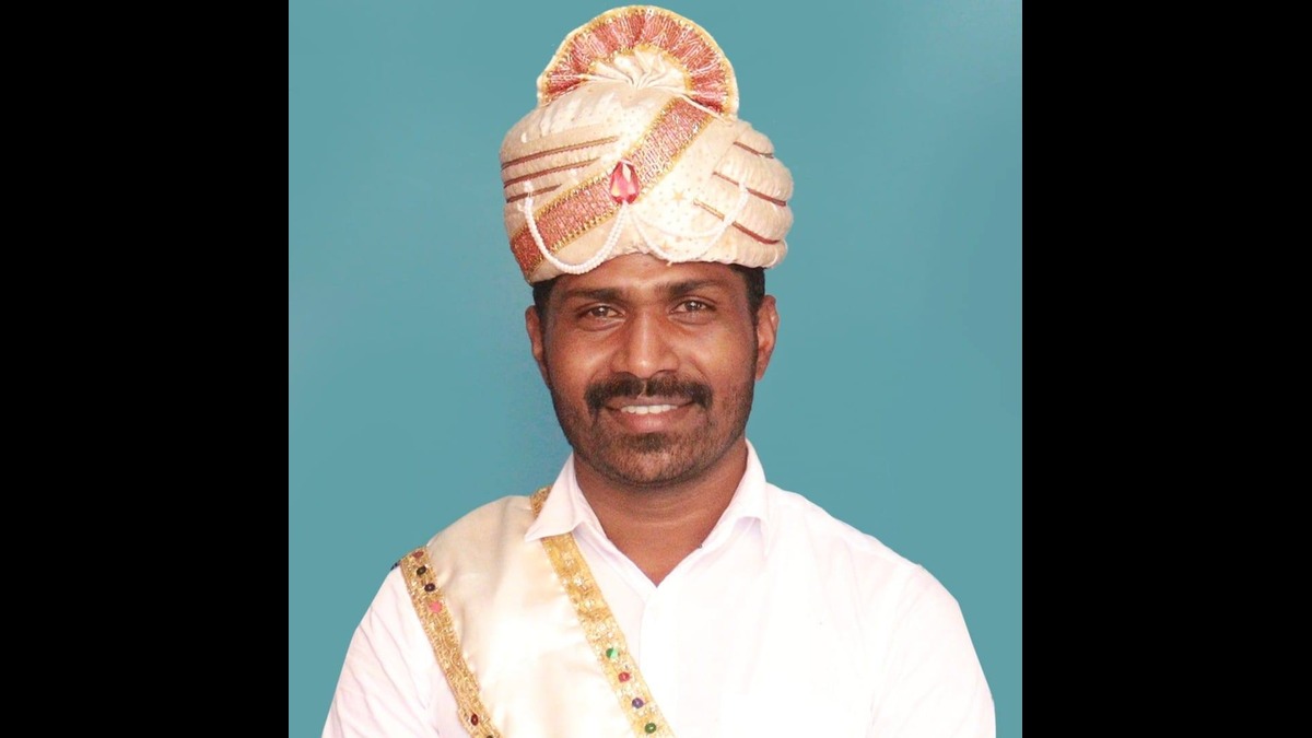 റിപ്പബ്ലിക് ദിന ചടങ്ങില്‍ പങ്കെടുക്കാന്‍  ചെങ്കോലും കിരീടവുമായി  കേരളത്തില്‍ നിന്ന് ഈ രാജാവ്