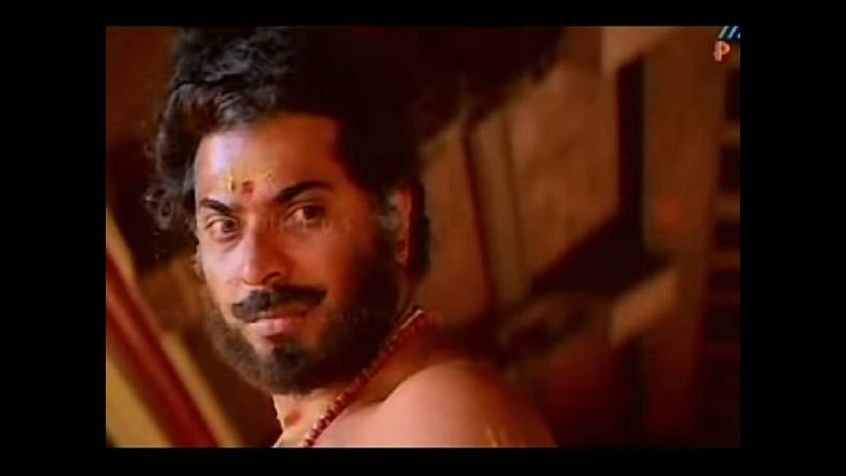 'കളരിപ്പയറ്റിനിടെ വാള്‍ ദേഹത്ത് കുത്തിക്കയറി, എന്നിട്ടും ഷൂട്ട് നിര്‍ത്തിയില്ല'; ഓര്‍മകളുമായി മമ്മൂട്ടി
