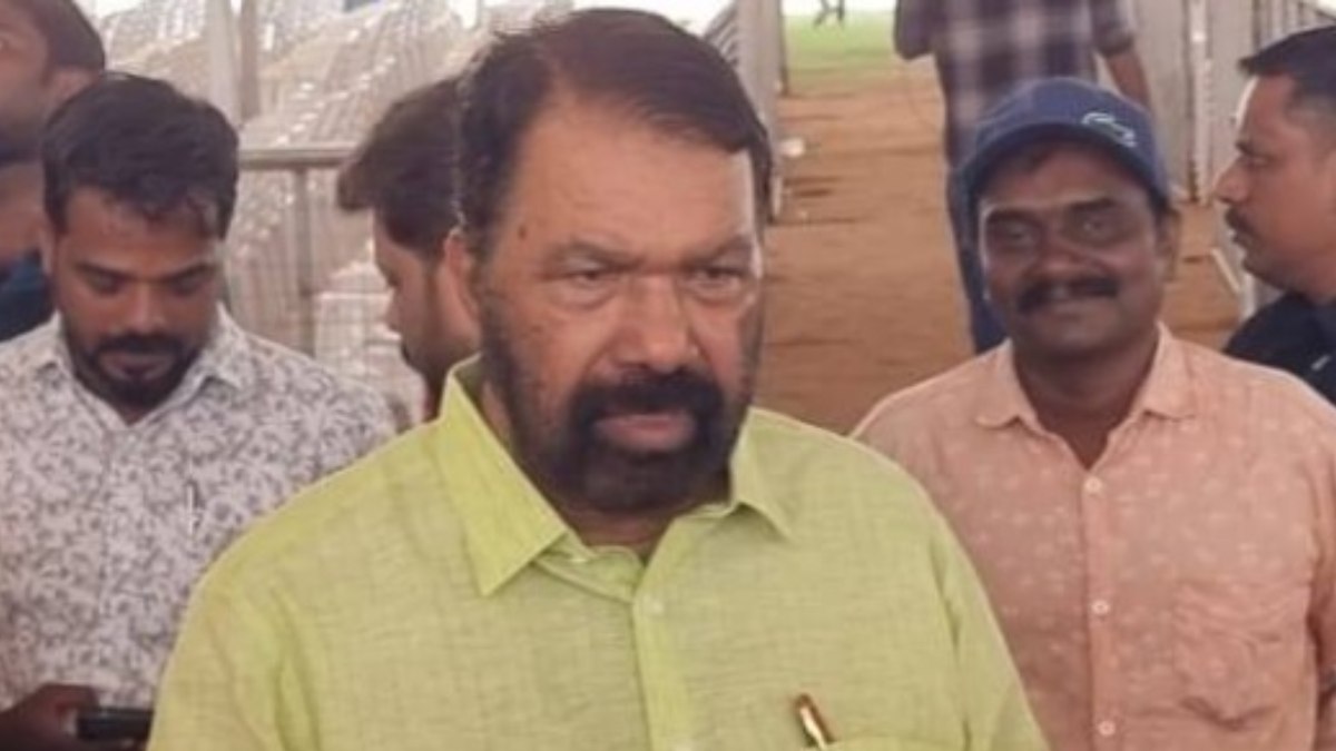 ക്രിസ്മസ് ആഘോഷങ്ങള്‍ക്ക് വിലക്ക്; കര്‍ശന നടപടി എന്ന് മന്ത്രി, അടിയന്തരമായി റിപ്പോര്‍ട്ട് തേടി